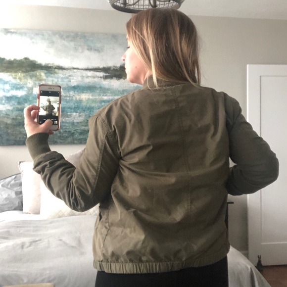 Aritzia TNA Sequoia Bomber Jacket - Picture 12 of 12